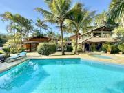 A VENDA TÉRREA! PORTEIRA FECHADA, 3 suítes, piscina,...