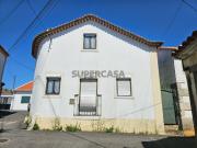 À venda: uma propriedade composta por 2 casas e um...