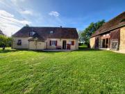 A vendre 2 beaux Gîtes avec 3,3 ha terrain à Lignac, Indre