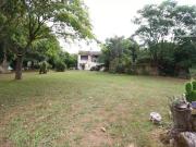 A vendre 2 maisons sur 23 000m² de terrain bordé par une...