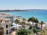 A VENDRE ! À Cannes, bien exceptionnel au dernier étage...