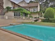 A VENDRE A NIMES VILLA DE CARACTERE AVEC VUE DOMINANTE 4...