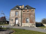 À Vendre aile d'un château chargé d’histoire...