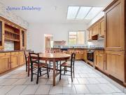 A VENDRE.AMIENS.maison de ville 5 chambres. TERRASSE