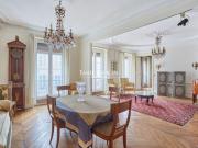 A vendre appartement 115 m² Paris 6ème Jardin du...