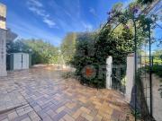 À vendre Appartement 3 pièces atypique en rez de jardin...