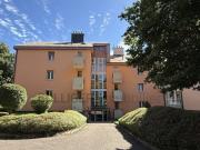 A VENDRE APPARTEMENT DE 4.5 PIÈCES EN PPE ET PLACE DE...