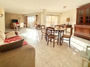 À vendre: Appartement spacieux de 4 pièces en centre...