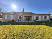 A vendre aux portes de Périgueux VILLA récente de plain...