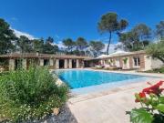 À vendre – Bastide de charme en pierre dans un écrin de...