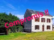 A vendre dans le Puy de Dôme maison avec grange et jardin