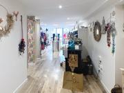 À vendre: Droit au bail d'une boutique en plein...