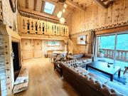 À Vendre: Haut de Chalet à Colmars Charme et Confort en...
