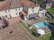 A VENDRE MAGNIFIQUE MAISON SUR CHAMPNIERS 7 CHAMBRES 365 M2