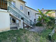 A vendre maison à rénover avec beaucoup de potentiel...