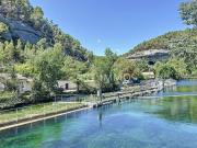 A VENDRE MAISON EN BORD DE SORGUE A FONTAINE DE VAUCLUSE