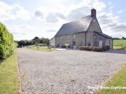 À vendre Maison en pierre avec étang, grand terrain de 4...