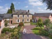 A vendre manoir du 17ème avec dépendances en coeur de...