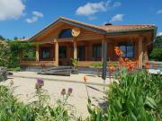 À vendre, proche de Trie sur Baïse Gers Charmant chalet...