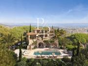 A vendre Projet à rénover 440 m2 vue mer et montagne...