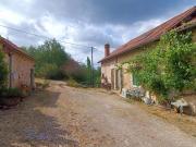 A vendre propriété en pierre avec terrain et dépendance...