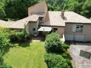 Une maison contemporaine de plain pied, ouverte sur la...