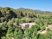 A vendre Une propriété à vendre au coeur de la nature...