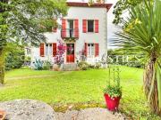 À vendre Ustaritz Maison 9 chambres au cœur du village