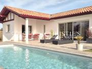 À vendre Ustaritz proche Arcangues Maison avec piscine