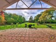 À VENDRE VILLA D'ARCHITECTE AVEC PARC PAYSAGER ET...