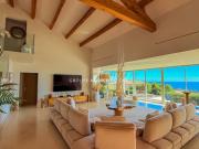 À VENDRE VILLA DE 9 PIÈCES AVEC VUE MER SUR LE GOLFE DE...