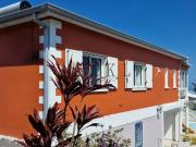 A VENDRE Villa F4 à étage avec piscine à Petite Ile 4620