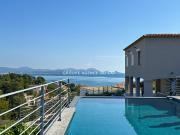 À VENDRE VILLA VUE MER AVEC PISCINE À DÉBORDEMENT, AUX...