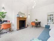 A very well presented one double bedroom flat on the...