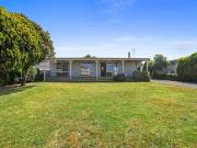 A WARM & WELCOMING HOME BY THE BAY