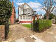 A well presented furnished one bedroom garden flat...