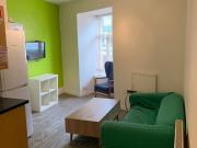 A Wilmslow Road, Manchester M14, 4 bed flat to rent,...