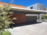 AAA EXCELENTE CASA UN PISO EN VENTA EN PRIVADA CON CASA...