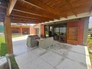 AB 1572 OCASION SE VENDE EXCELENTE CASA EN ESQUINA EN EL...
