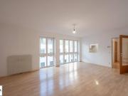 ab sofort: Helle gut aufgeteilte 2 Zimmer Wohnung Nähe S...