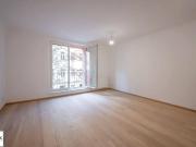 ab sofort: moderne sanierte 3 Zimmer Wohnung im 10....