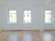 Ab sofort zu haben: Singlewohnung mit Balkon Hofseite,...