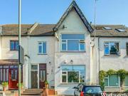 Abercorn Road, Mill Hill East, 3 Bedroom Apartment