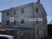 Abitazione di tipo popolare in vendita a Carrara Rif.... Abitazione di tipo popolare in vendita a Carrara Rif....