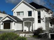 Venta de casa 8 ambientes en Abril Club De Campo,...