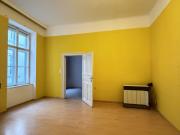 Absolut ruhige, sanierungsbedürftige Stadtwohnung beim...