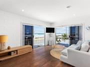 Absolute Beachfront Currumbin Apartment in the Iconic...