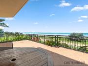 ABSOLUTE OCEANFRONT LIVING simply superb !