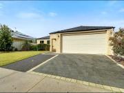 ABSOLUTELY STUNNING FAMILY HOME A RARE FIND!