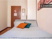 Accogliente camera in appartamento con 3 camere da letto...